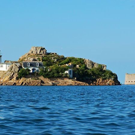 joli studio rénové centre historique Appartamento Morlaix Esterno foto